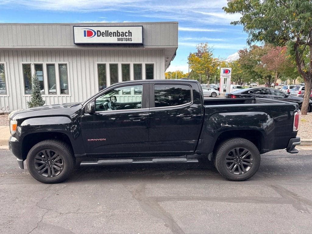 2020 GMC Canyon 4WD SLE — photo 1 of 5