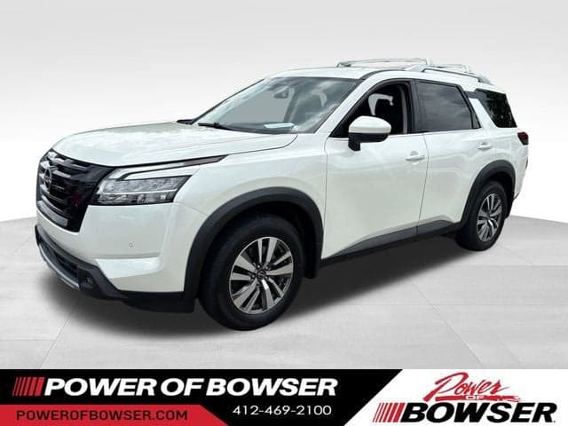 2023 Nissan Pathfinder SL — photo 1 of 5