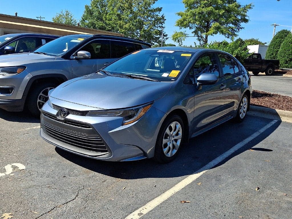 2026 Toyota Corolla LE — photo 1 of 10