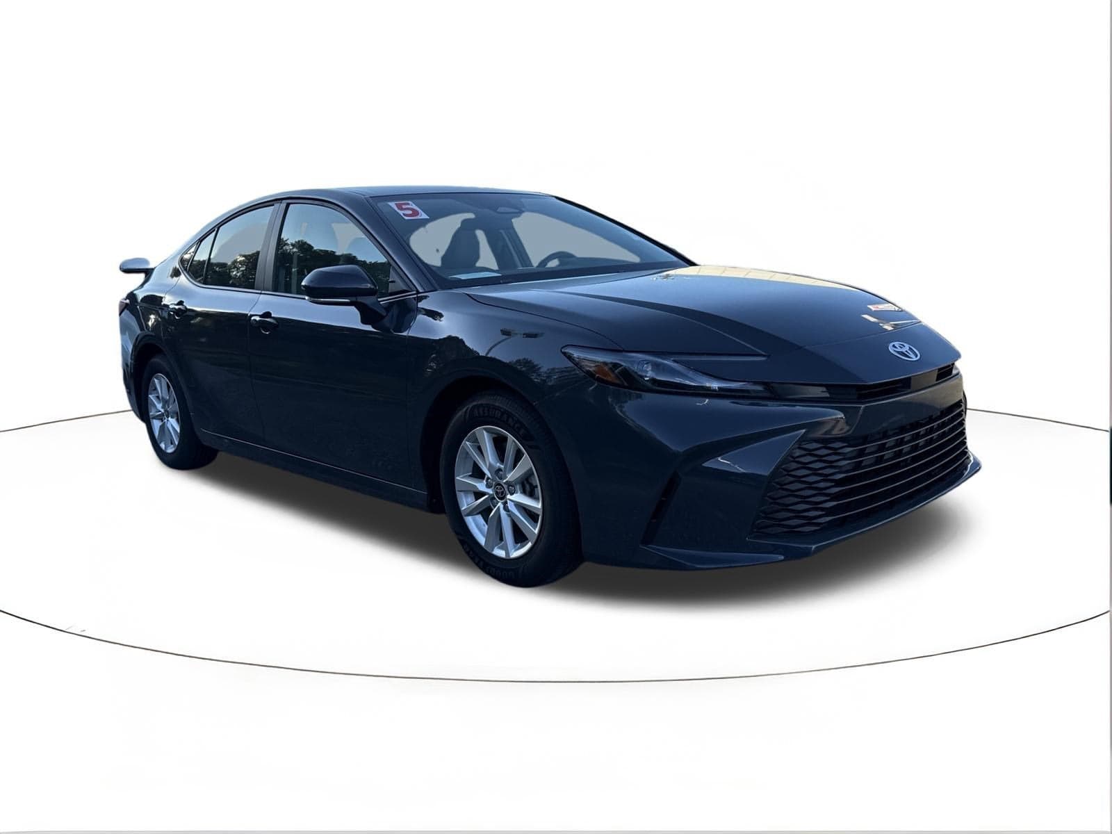 2025 Toyota Camry LE — photo 1 of 5