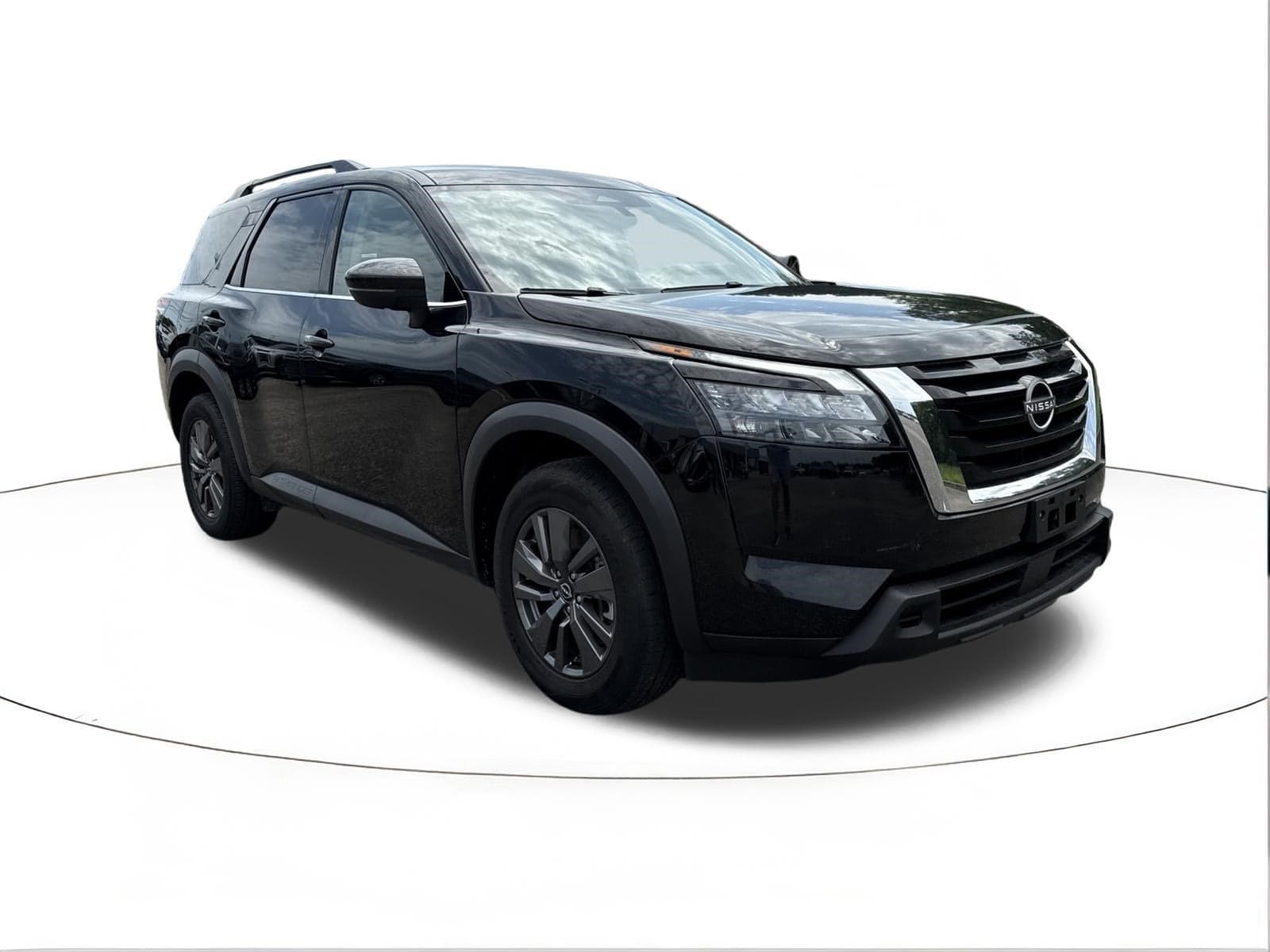 2024 Nissan Pathfinder SV — photo 1 of 40