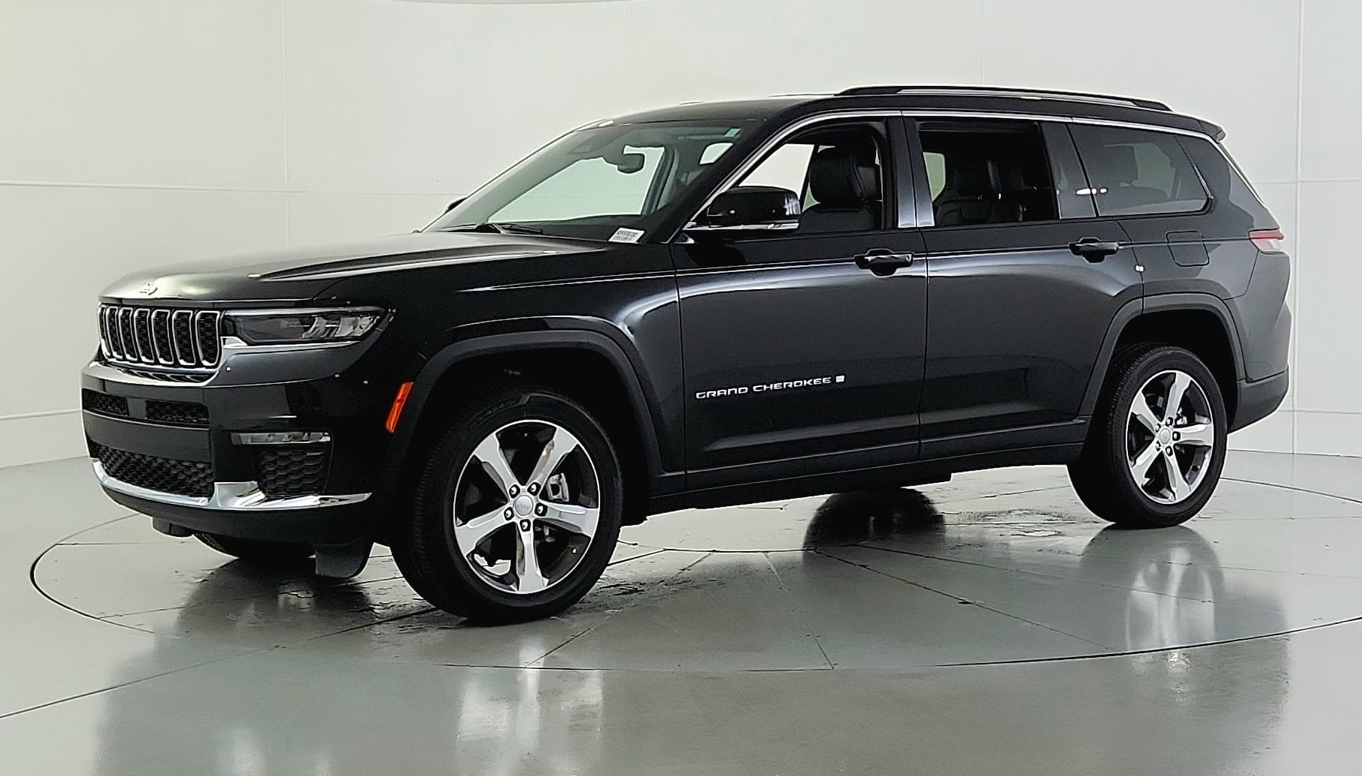2022 Jeep Grand Cherokee L Limited — photo 1 of 58