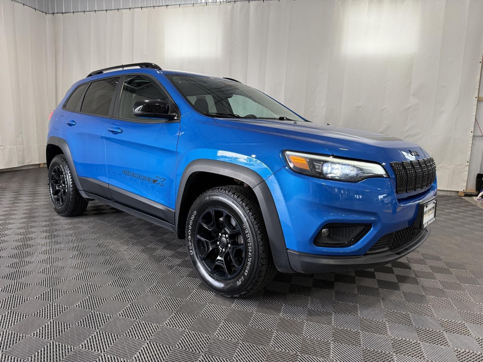2022 Jeep Cherokee X — photo 1 of 9