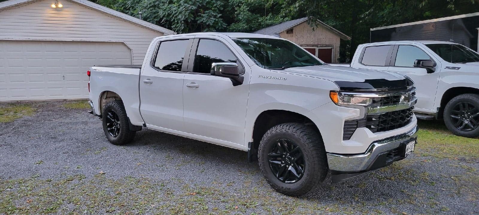 2023 Chevrolet Silverado 1500 LT — photo 1 of 9