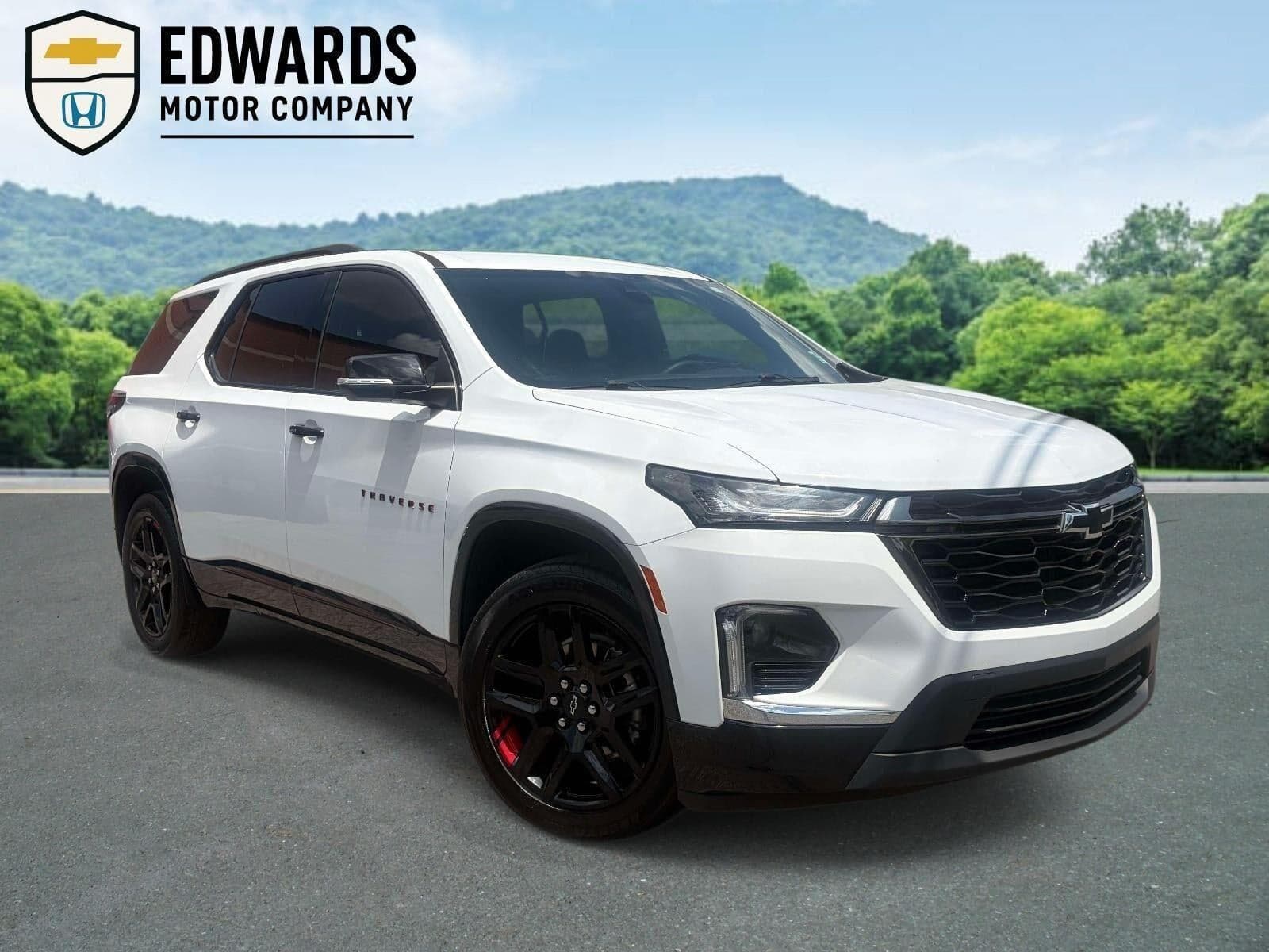 2022 Chevrolet Traverse Premier — photo 1 of 29