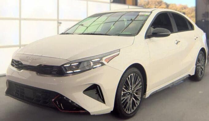 2024 Kia Forte GT-Line — photo 1 of 16