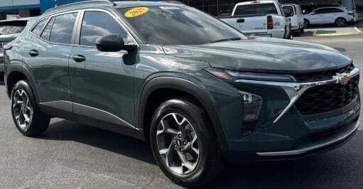 2025 Chevrolet Trax LT — photo 1 of 16