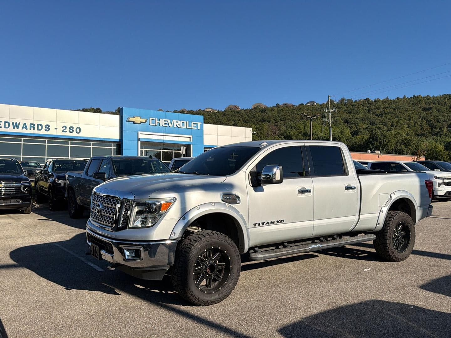 2017 Nissan Titan XD SL — photo 1 of 18