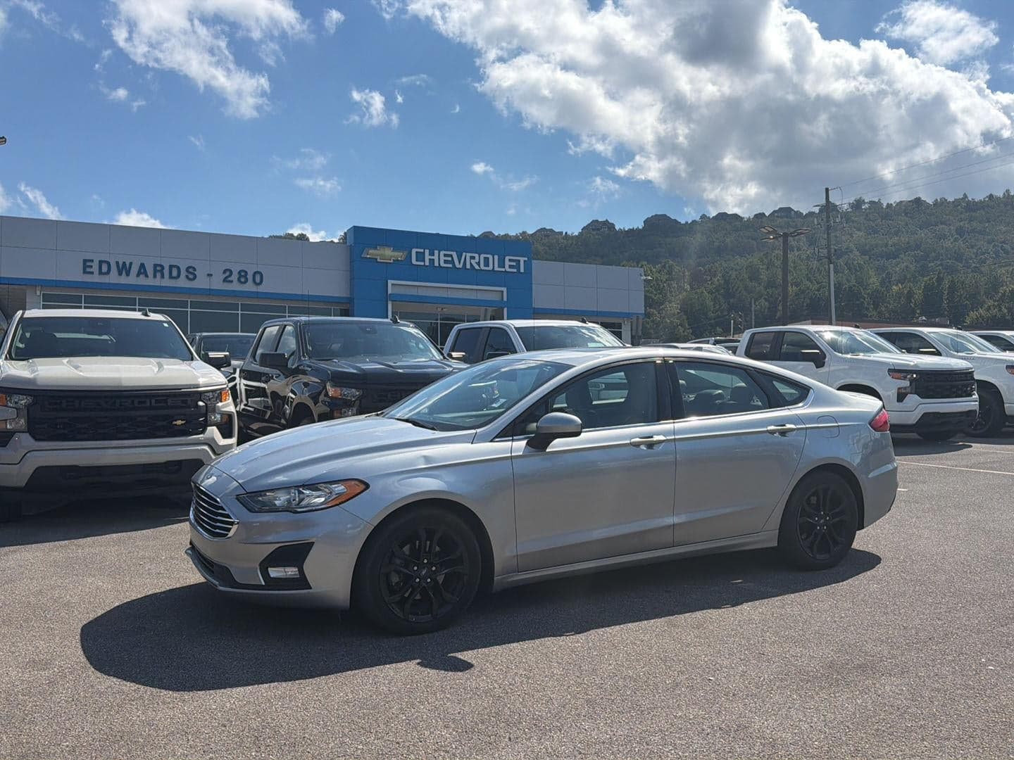 2020 Ford Fusion SE — photo 1 of 15