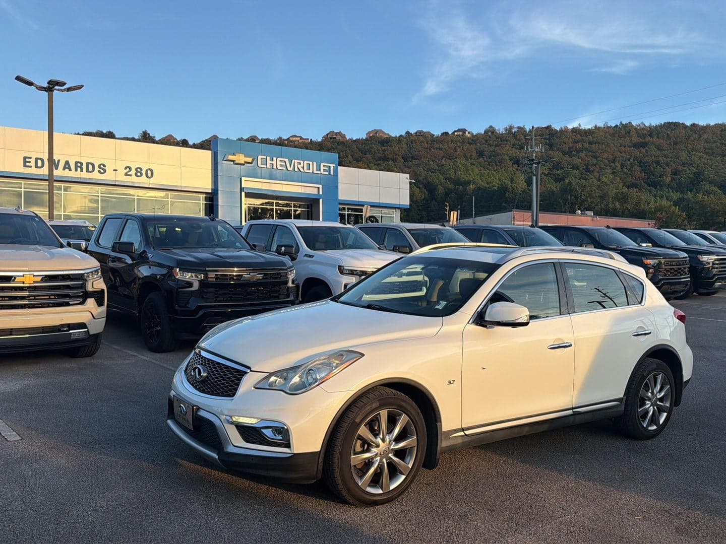 2017 INFINITI QX50 Base — photo 1 of 5