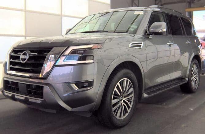 2023 Nissan Armada SL — photo 1 of 5