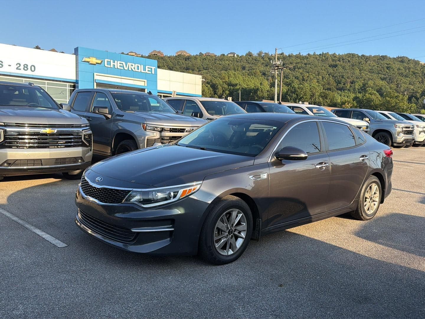 2017 Kia Optima LX — photo 1 of 19