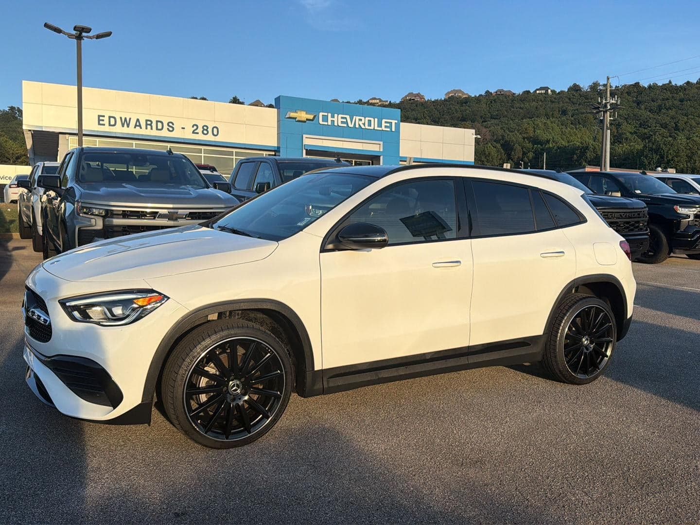 2023 Mercedes-Benz GLA GLA 250 — photo 1 of 17