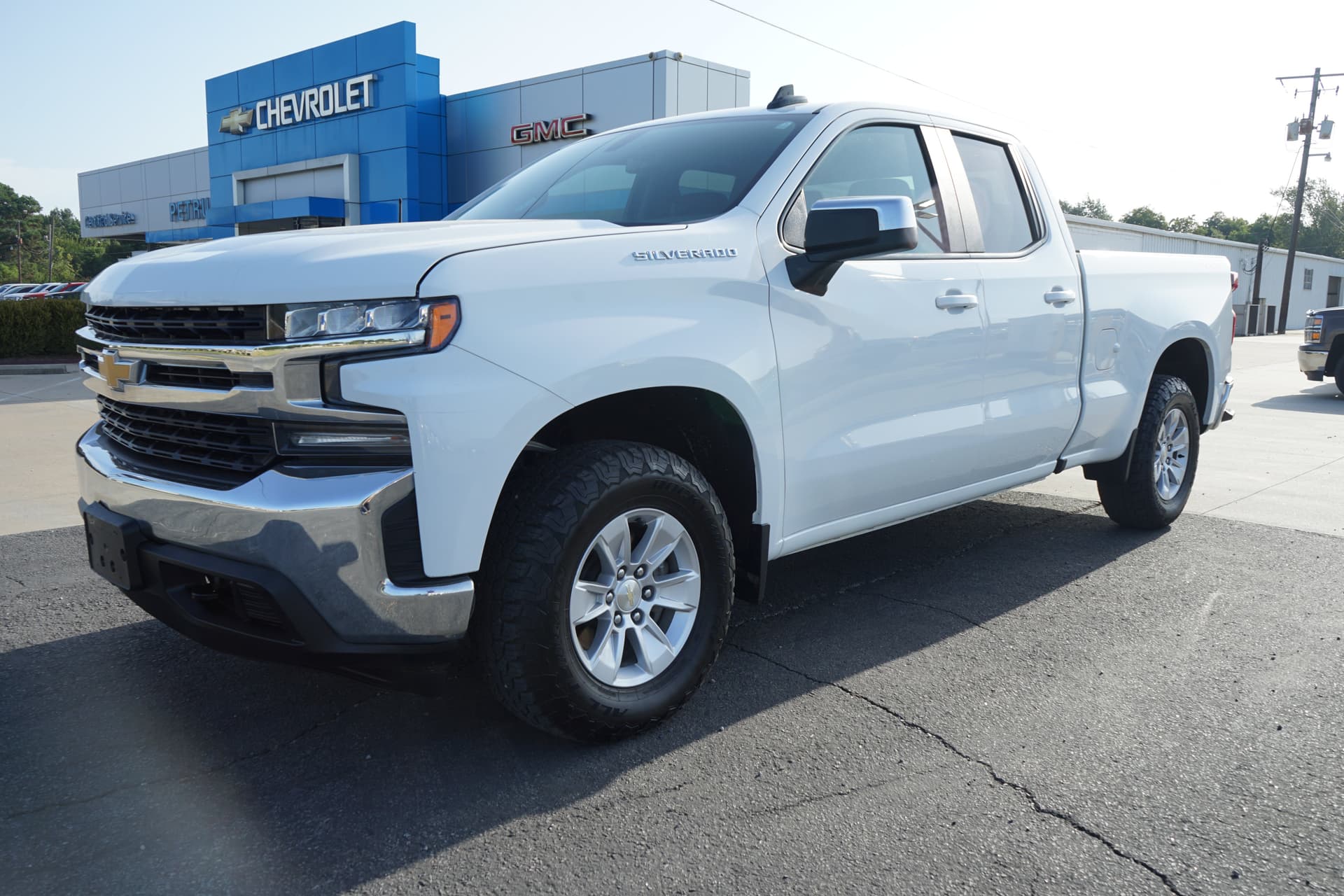 2020 Chevrolet Silverado 1500 LT — photo 1 of 41