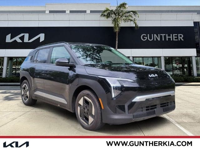 2027 Kia EV3 Wind — photo 1 of 5
