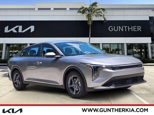 2026 Kia K4 LXS — photo 1 of 30