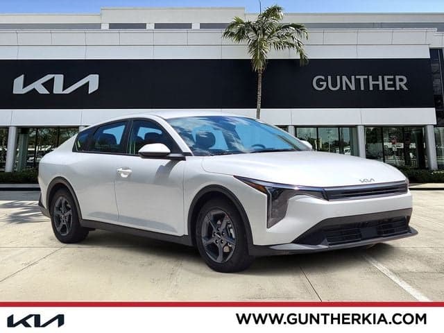 2026 Kia K4 LXS — photo 1 of 28