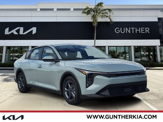 2026 Kia K4 LXS — photo 1 of 28