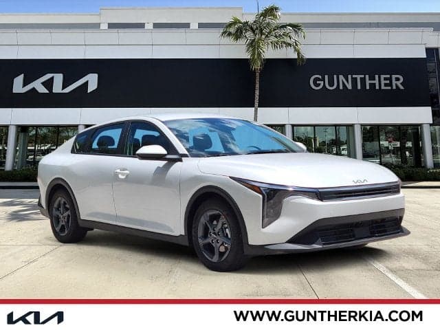 2027 Kia K4 LXS — photo 1 of 5