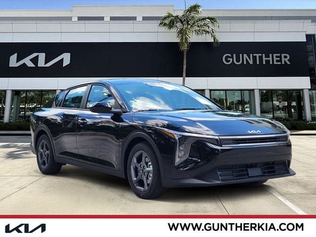 2026 Kia K4 LXS — photo 1 of 31