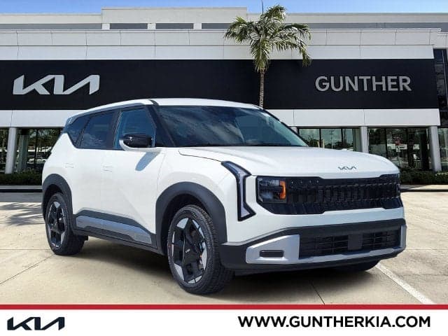 2027 Kia Seltos S — photo 1 of 5