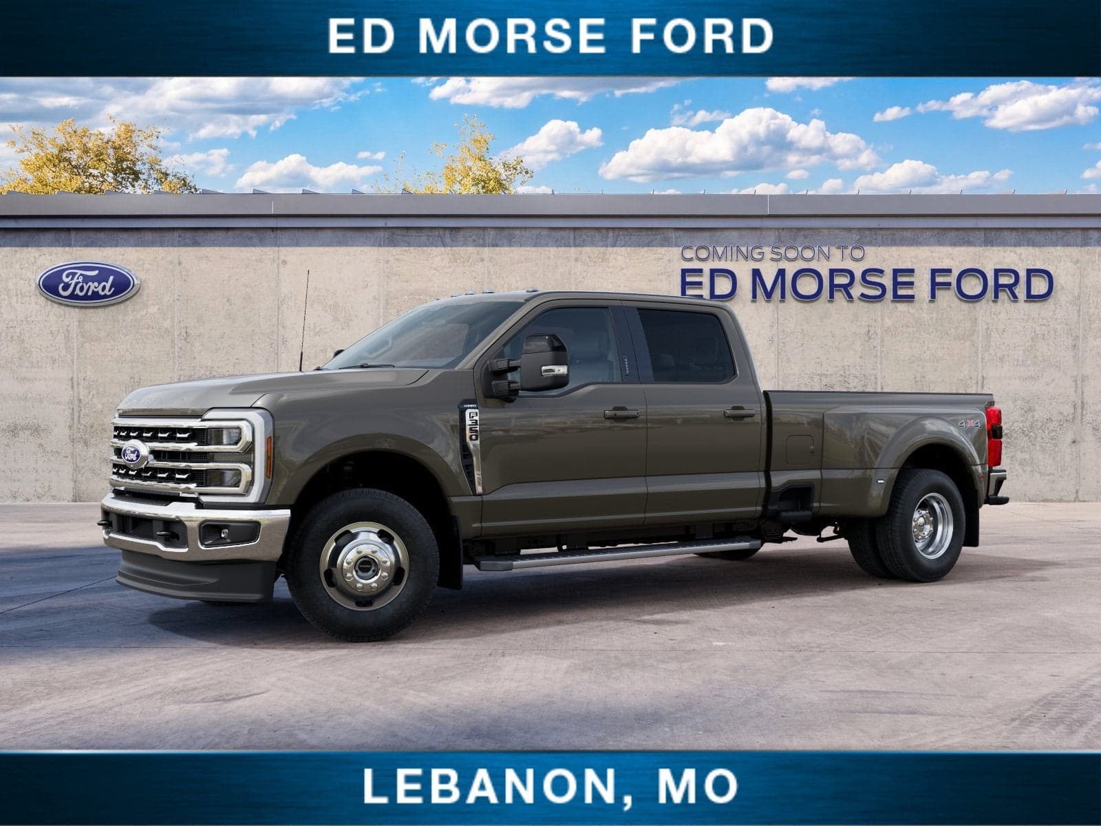 2027 Ford Super Duty F-350 DRW LARIAT — photo 1 of 5