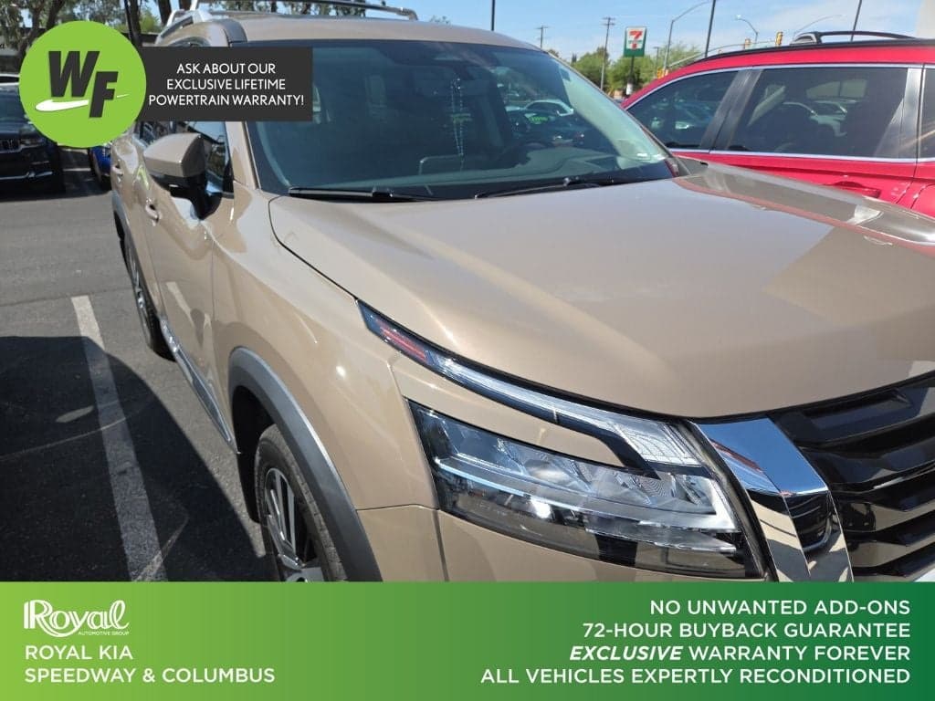 2024 Nissan Pathfinder Platinum — photo 1 of 12