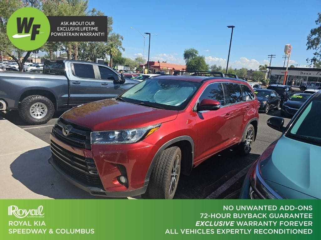 2017 Toyota Highlander SE — photo 1 of 12