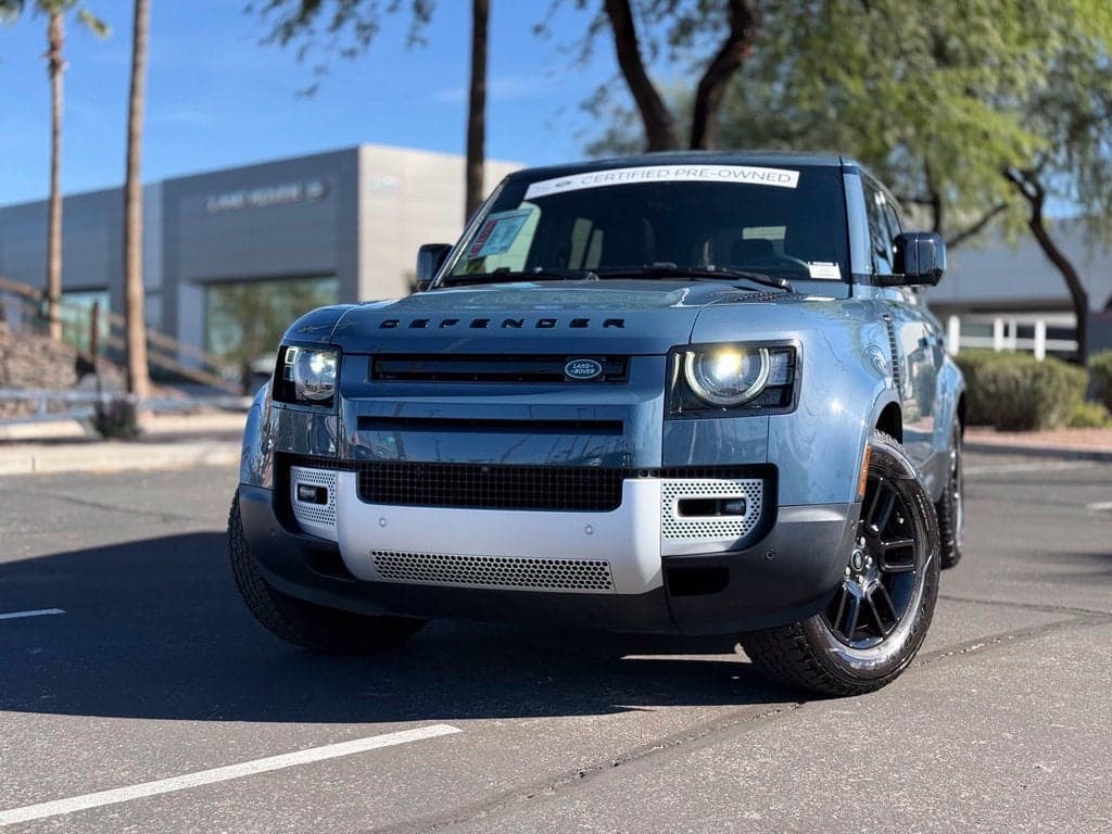 2023 Land Rover Defender S — photo 1 of 5