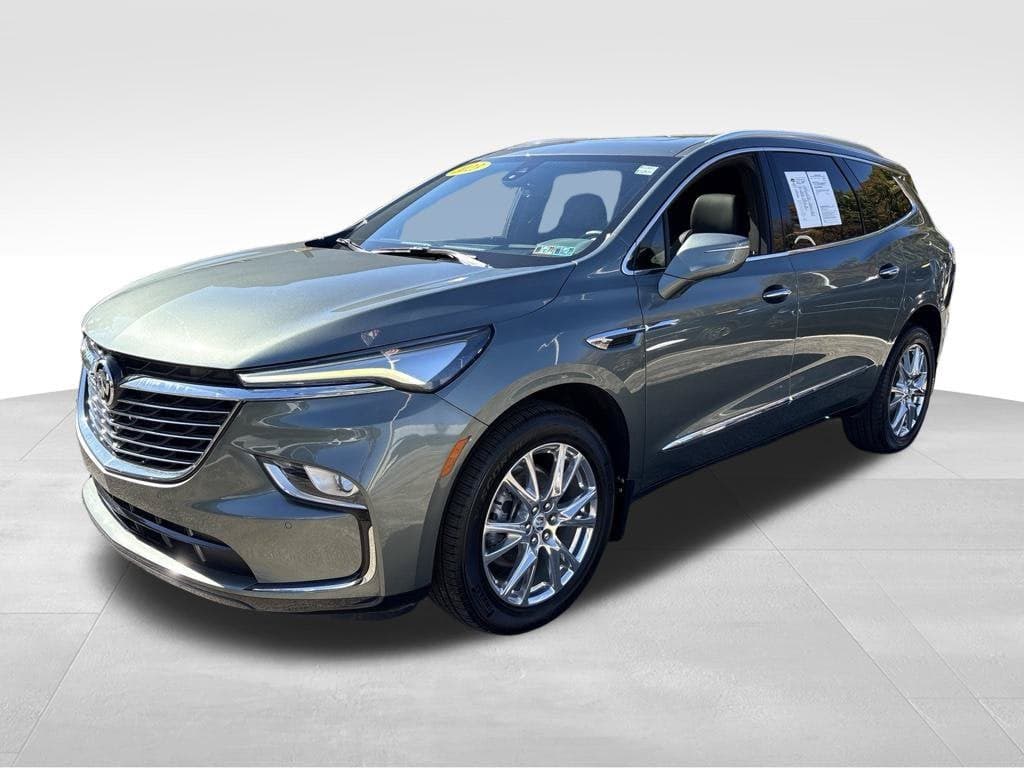 2023 Buick Enclave Base — photo 1 of 5