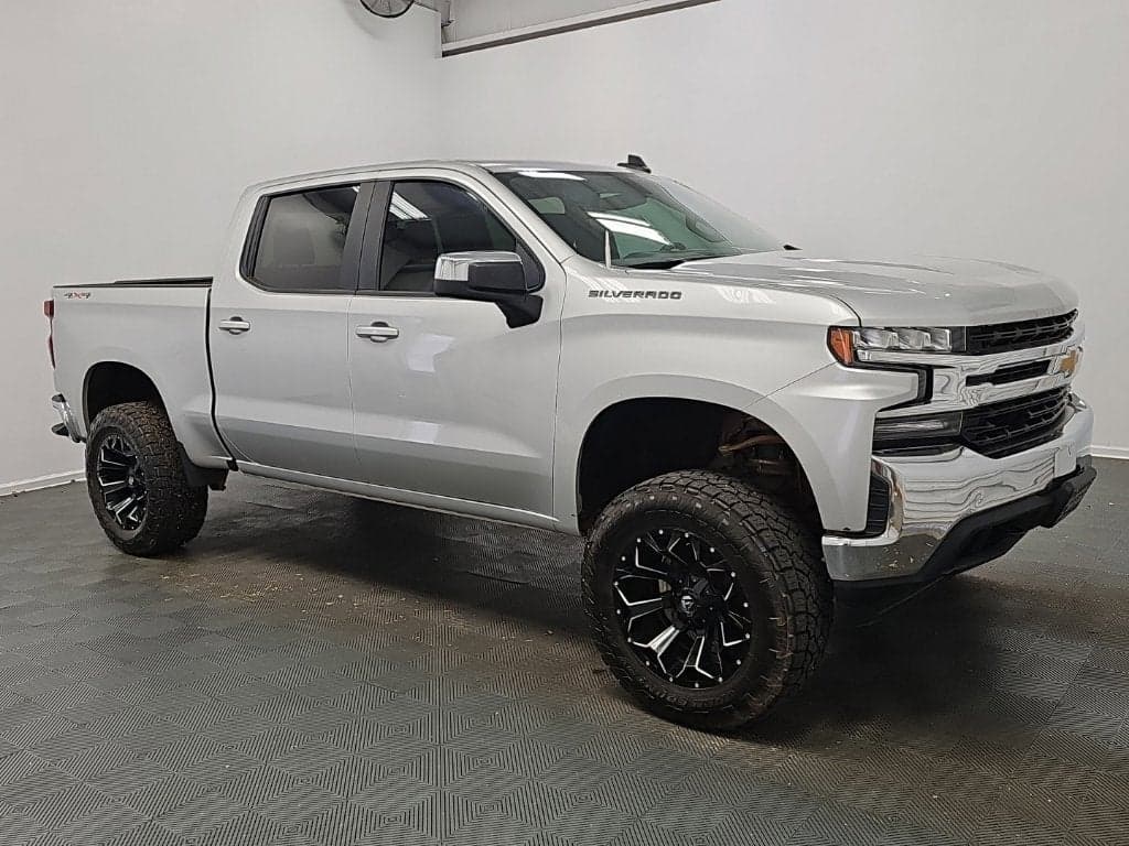 2020 Chevrolet Silverado 1500 LT — photo 1 of 5