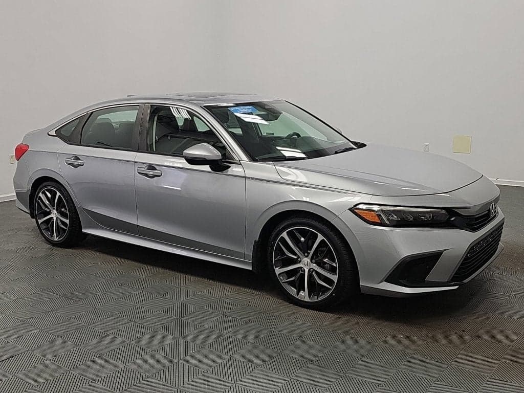 2024 Honda Civic Sedan Touring — photo 1 of 5