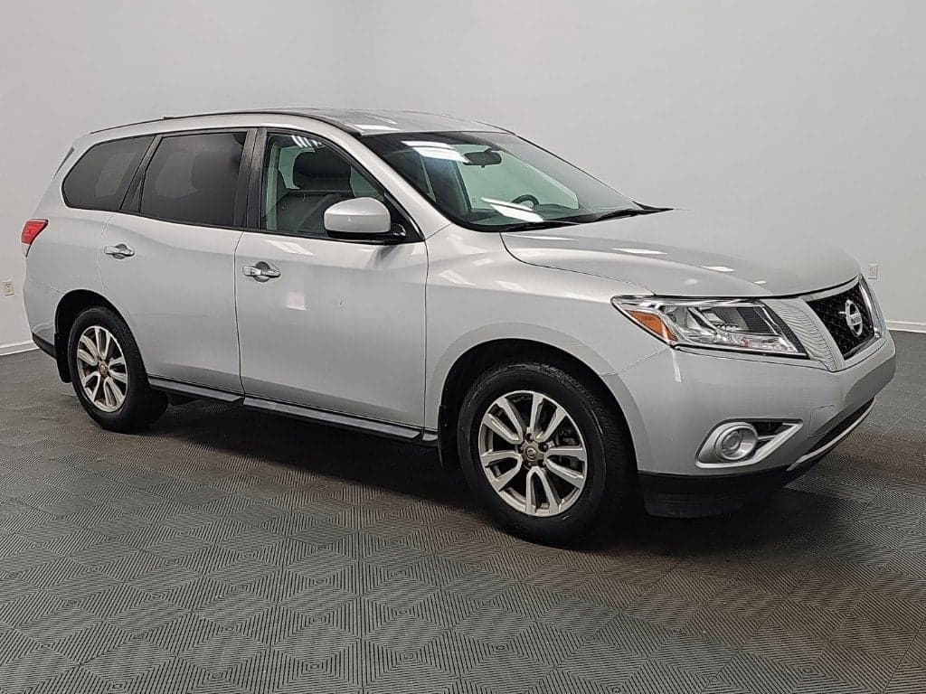 2014 Nissan Pathfinder S โ photo 1 of 5