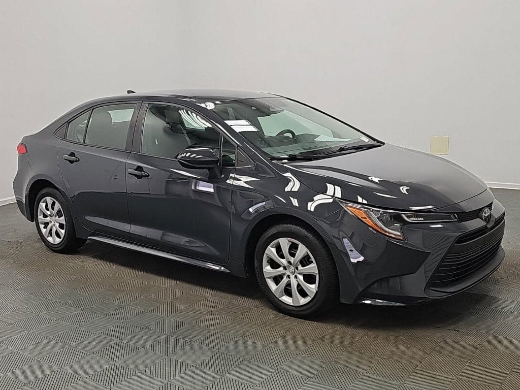 2023 Toyota Corolla LE — photo 1 of 5