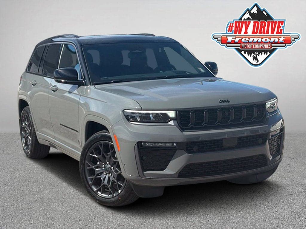 2027 Jeep Grand Cherokee Summit — photo 1 of 41