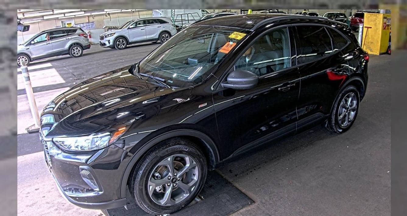 2025 Ford Escape ST-Line — photo 1 of 2