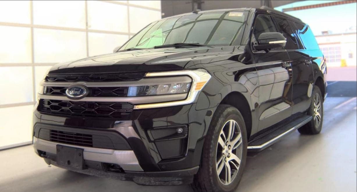 2023 Ford Expedition Max XLT — photo 1 of 5