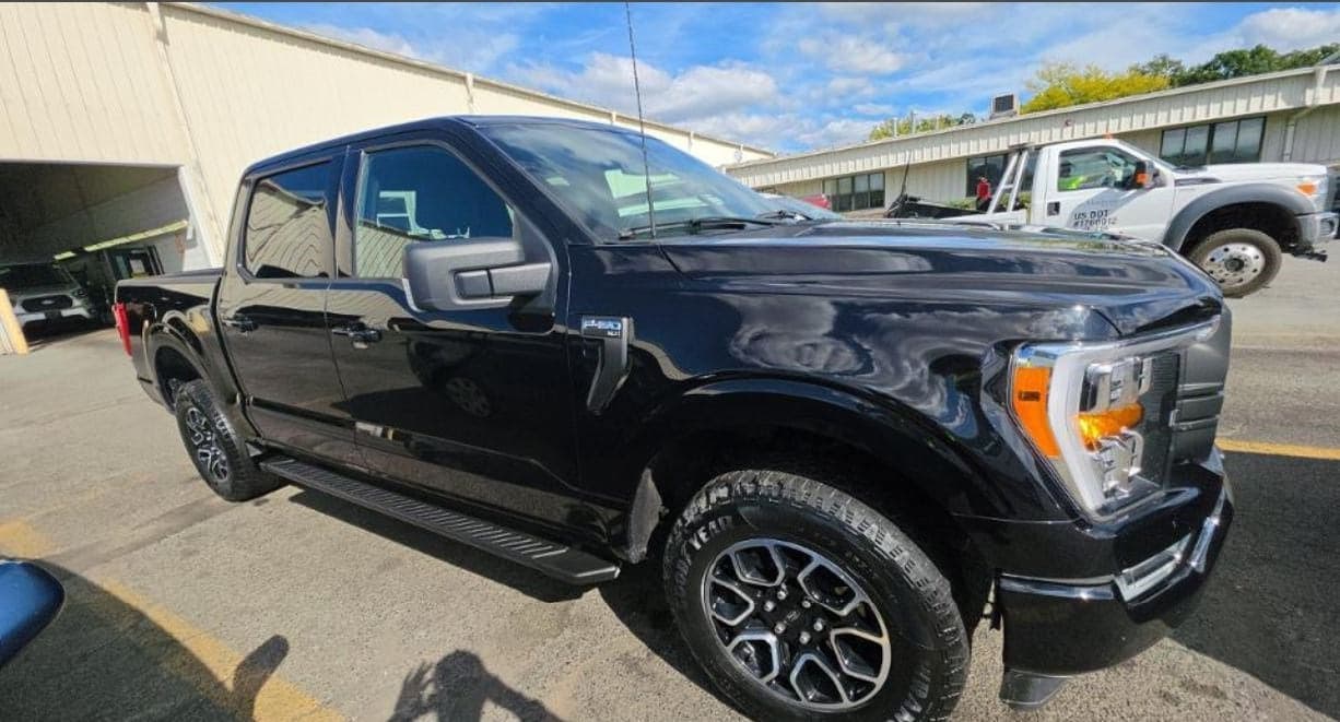 2023 Ford F-150 XLT — photo 1 of 5