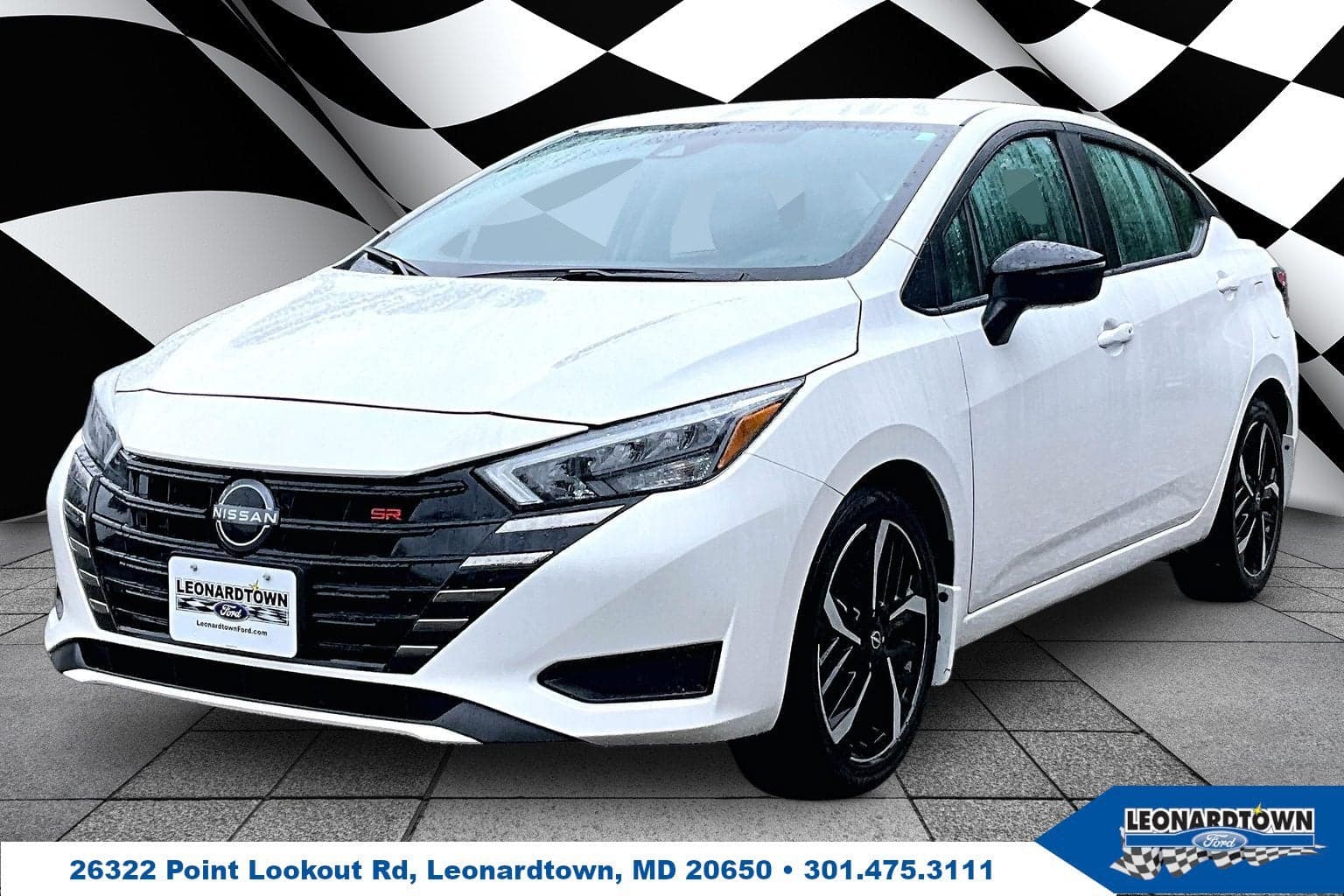 2025 Nissan Versa SR — photo 1 of 33