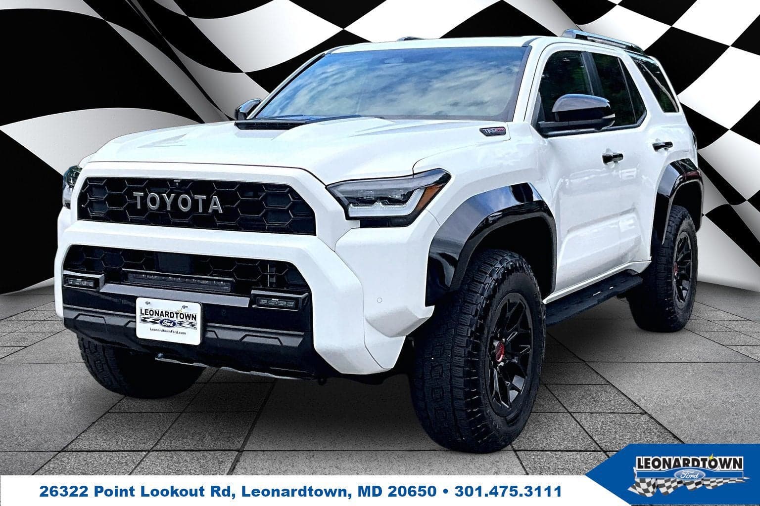 2025 Toyota 4Runner Base — photo 1 of 34