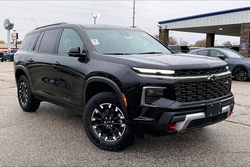 2024 Chevrolet Traverse AWD Z71 — photo 1 of 5