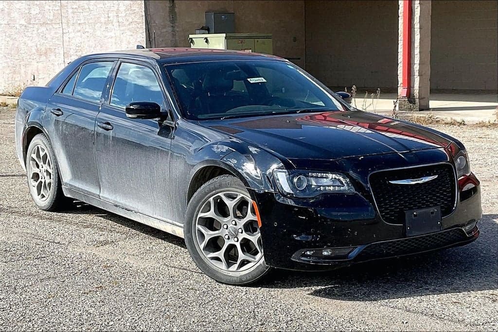 2016 Chrysler 300 Base — photo 1 of 7