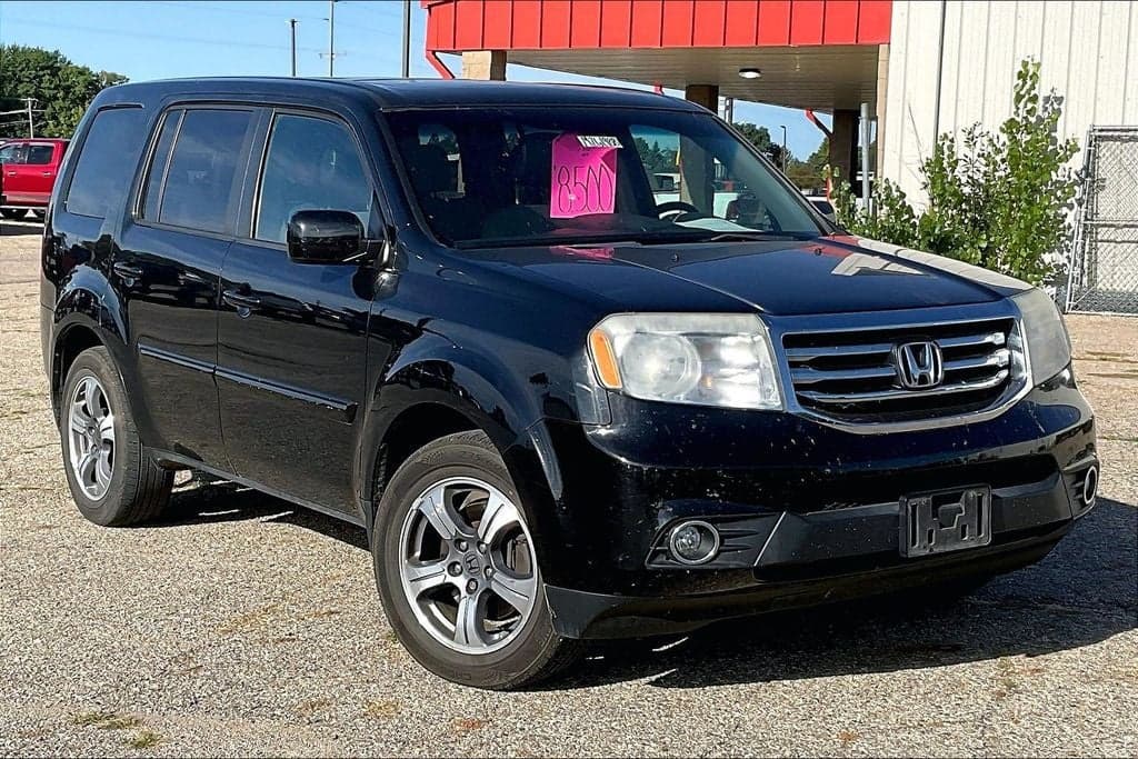 2015 Honda Pilot SE — photo 1 of 7