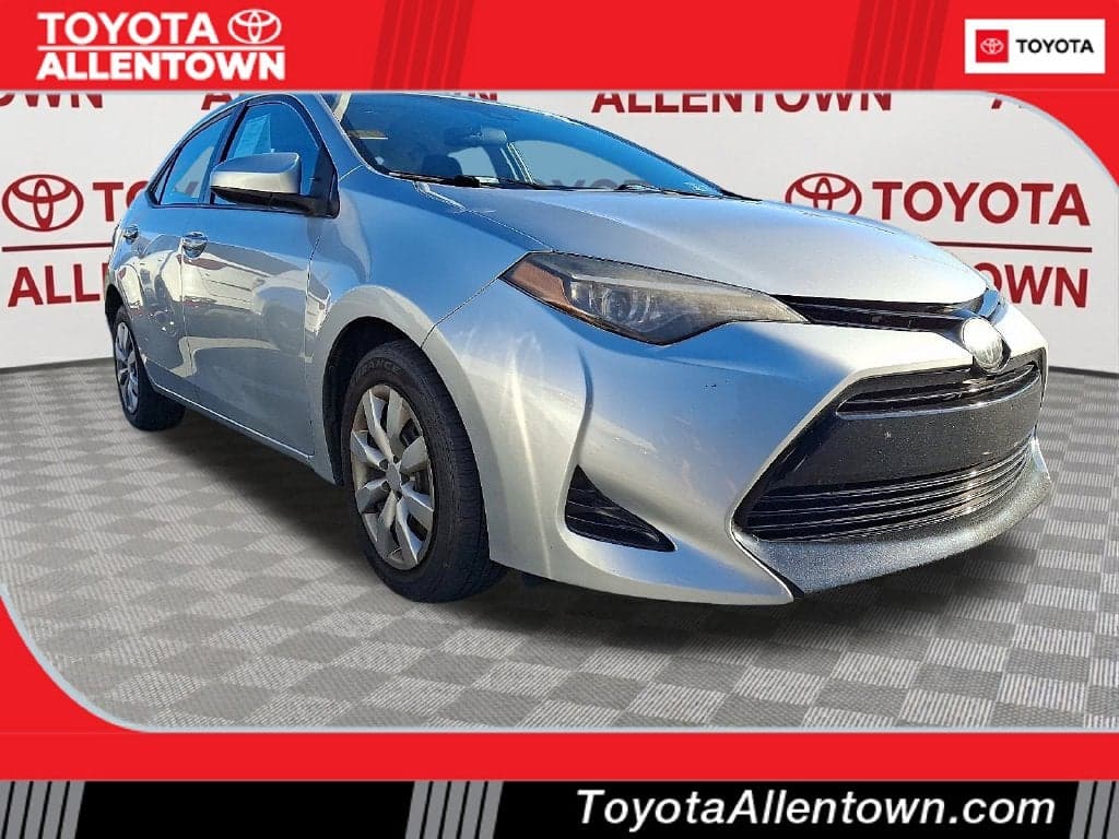 2019 Toyota Corolla LE — photo 1 of 11