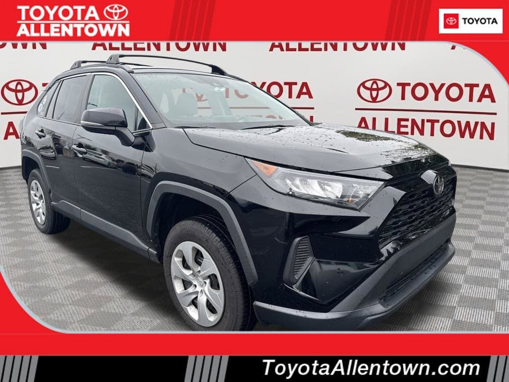 2021 Toyota RAV4 LE — photo 1 of 5