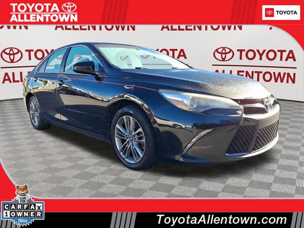 2016 Toyota Camry SE — photo 1 of 12