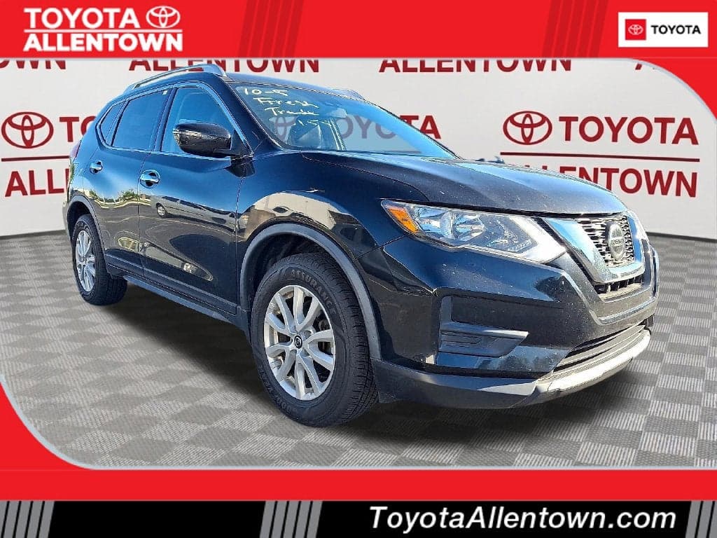2019 Nissan Rogue SV — photo 1 of 33