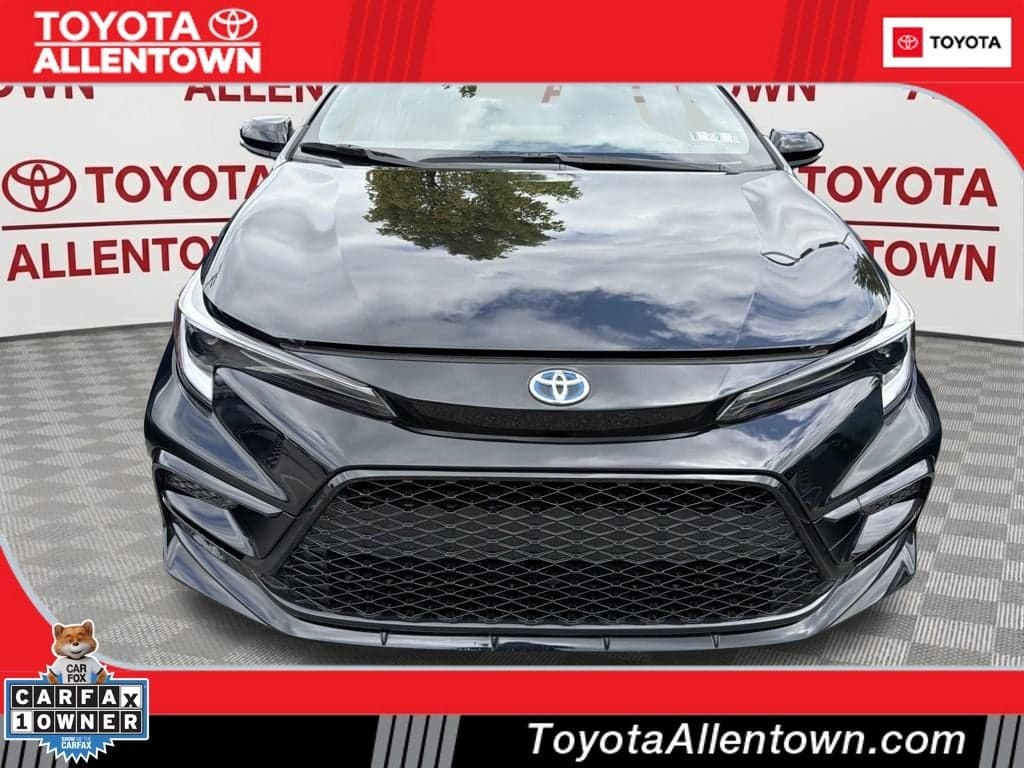 2025 Toyota Corolla Hybrid SE — photo 1 of 14