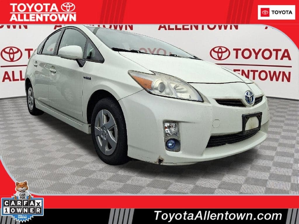 2010 Toyota Prius II — photo 1 of 11