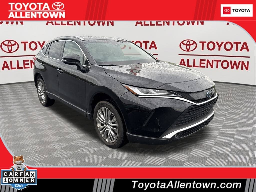 2023 Toyota Venza XLE — photo 1 of 5